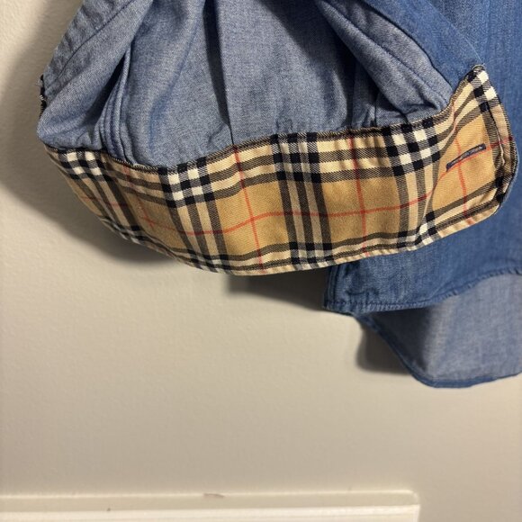 Burberry London Blue Button-Up Shirt With Iconic Nova Check Collar & Cuffs - Picture 4 of 15